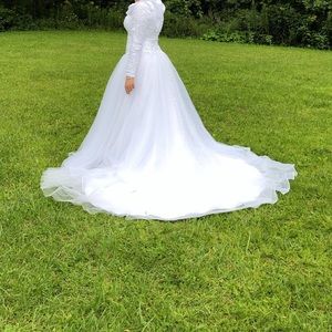 Wedding gown